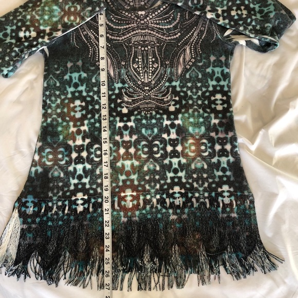 Harlow Zee Long Sleeve Fringe Bottom Top Size S - Picture 8 of 8